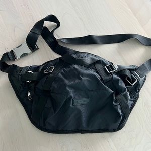 Large athletic belt bag